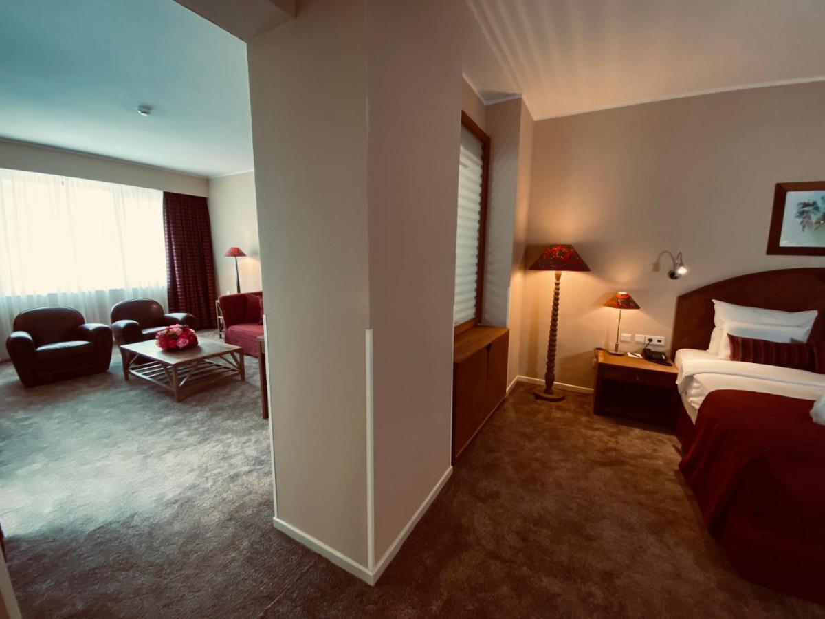 Hotel Memling Киншаса Экстерьер фото