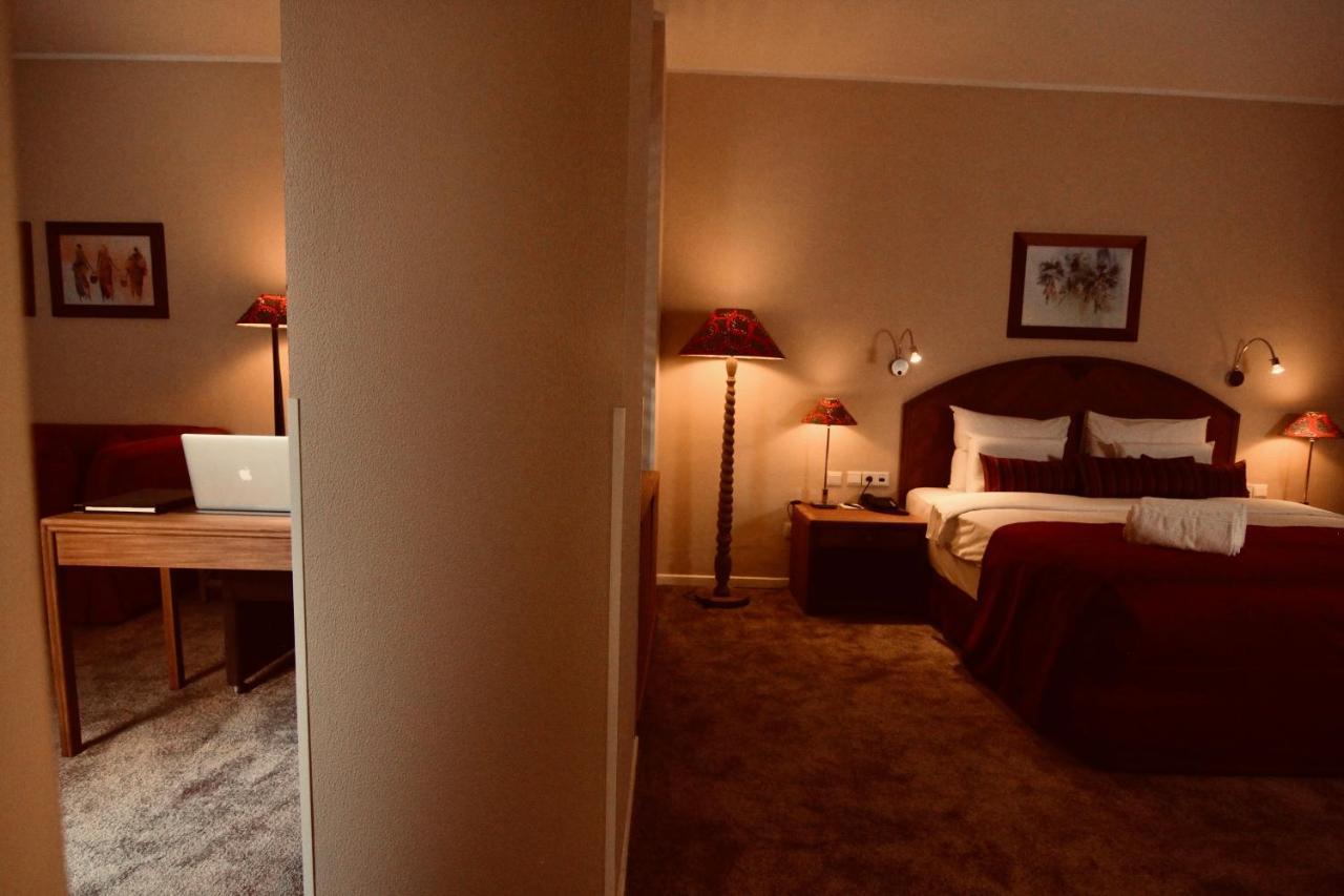 Hotel Memling Киншаса Экстерьер фото