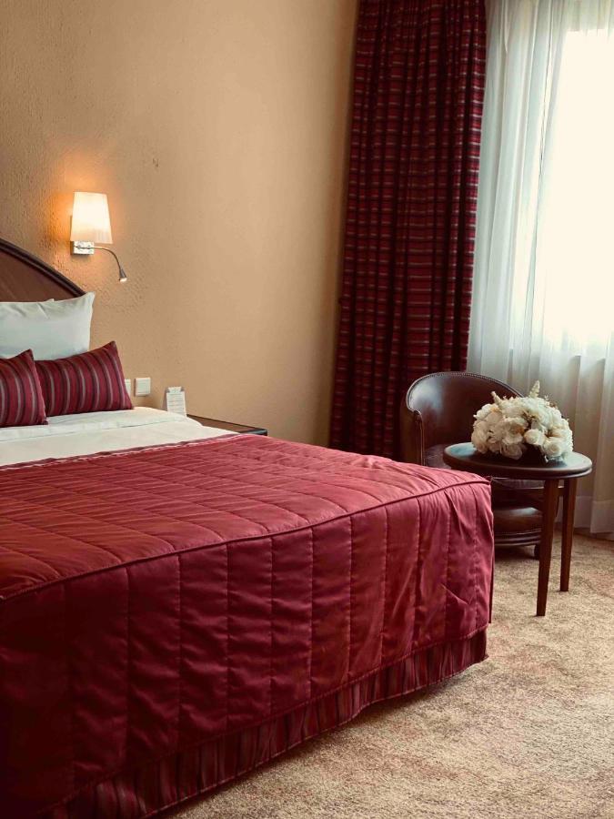 Hotel Memling Киншаса Экстерьер фото