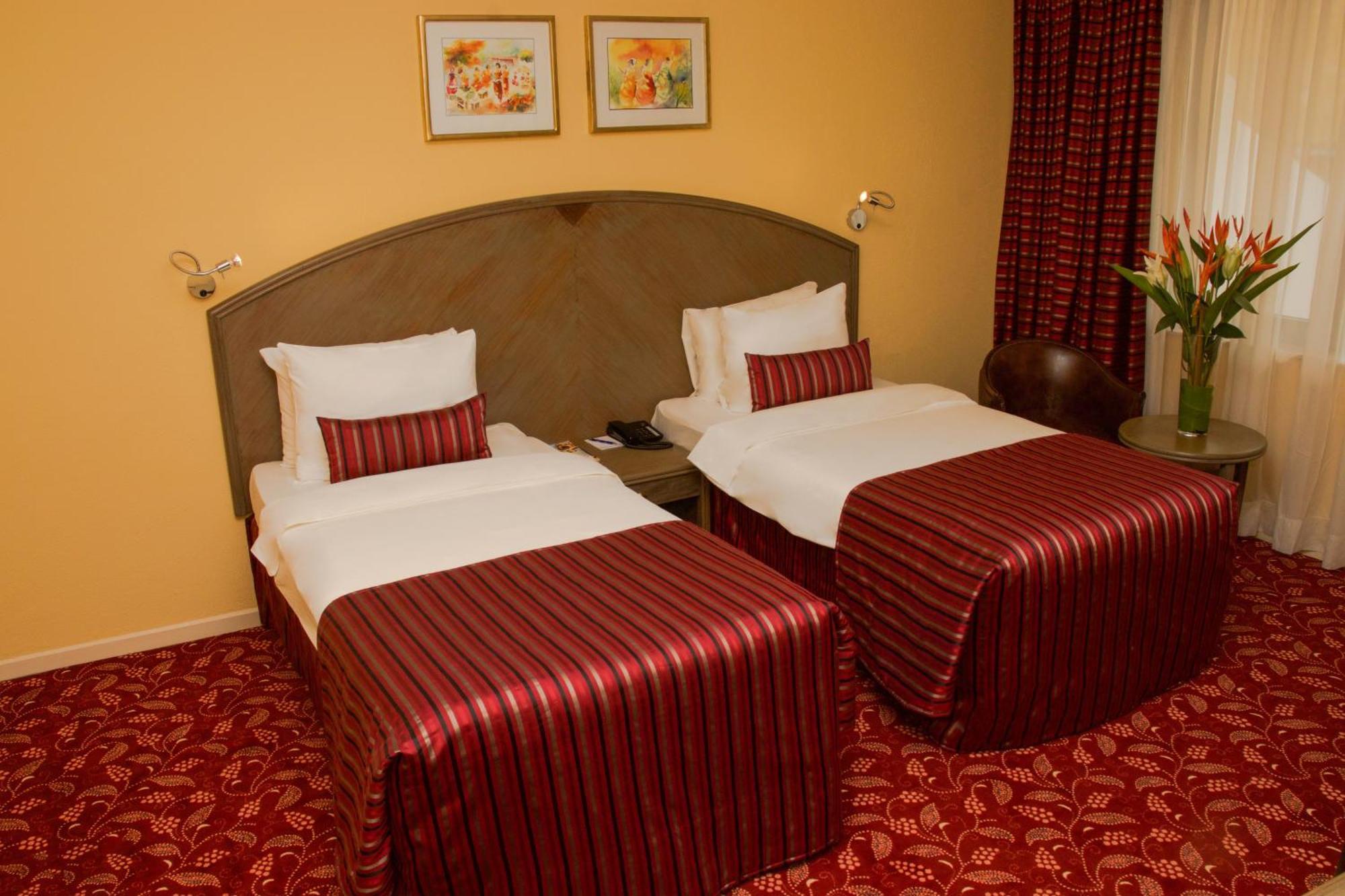 Hotel Memling Киншаса Экстерьер фото