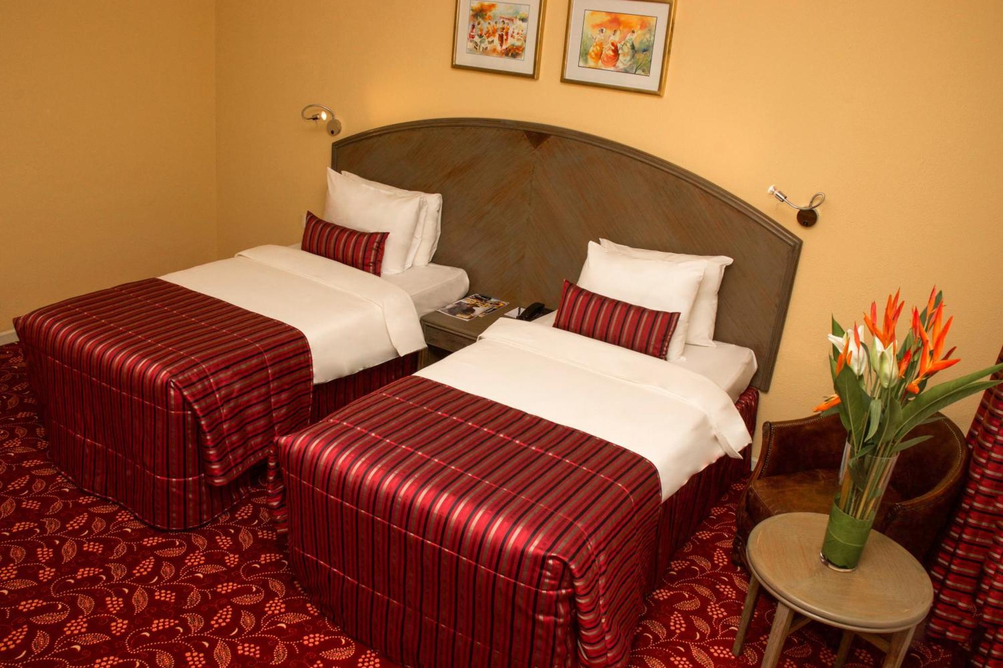 Hotel Memling Киншаса Экстерьер фото